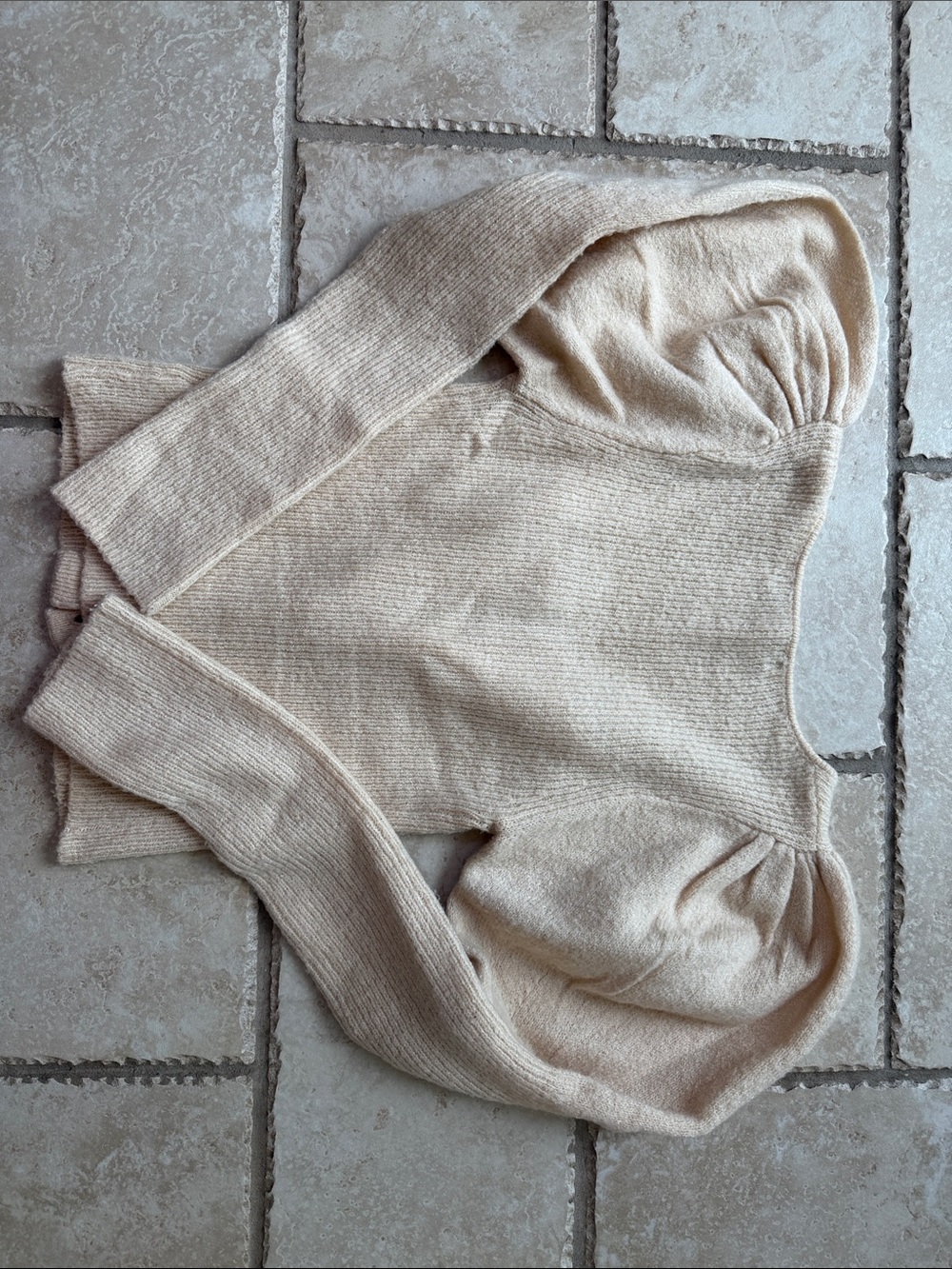 Urban Outfitters Beige Puff-Sleeve Button Cardigan - Picture 3 of 3
